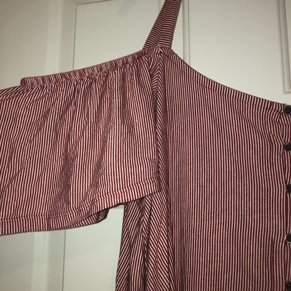 American Eagle strappy off the shoulder top - Picture 2 of 6